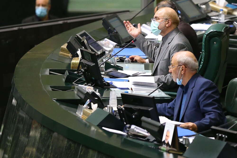 معافیت مالیاتی برای شرکت های بورسی سرمایه گذار در بخش تولید/ تعیین تکلیف مجلس برای واگذاری شرکت های دولتی