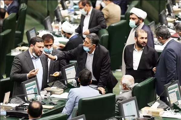 ایدههای آبکی که کار دست یک نماینده داد/ راه مقابله با ابربحران پیری این نیست!