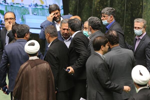 ایدههای آبکی که کار دست یک نماینده داد/ راه مقابله با ابربحران پیری این نیست!