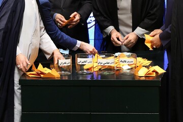 هیئت رئیسه مجلس در پیشبرد اهداف پارلمان عملکرد مثبتی داشته است
