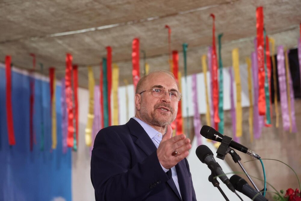 هدفمند به موضوعات اساسی در برنامه هفتم توسعه پرداخته میشود تا تورم و گرانی را حل کنیم