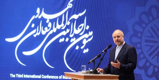 بر سر سیرت انقلاب با کسی معامله نخواهیم کرد/ ظرفیت ها و امکانات پیشرفت کشور کاملاً فراهم است