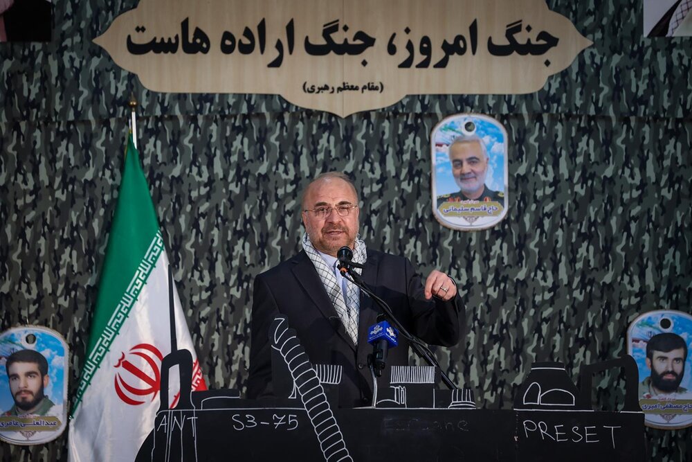 نماد و الگوی مدیریتی را باید در فرهنگ دفاع مقدس جستجو کرد