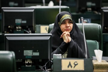 دشمن با ایجاد مثلث آشوب، تحریم و مذاکره سعی دارد از سرعت ایران در مسیر تمدن نوین اسلامی بکاهد