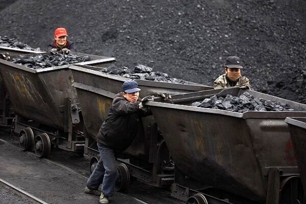 پنج هزار نفر از کارگران زغال سنگ به علت مشکلات بیمه‌ای امکان بازنشستگی ندارند