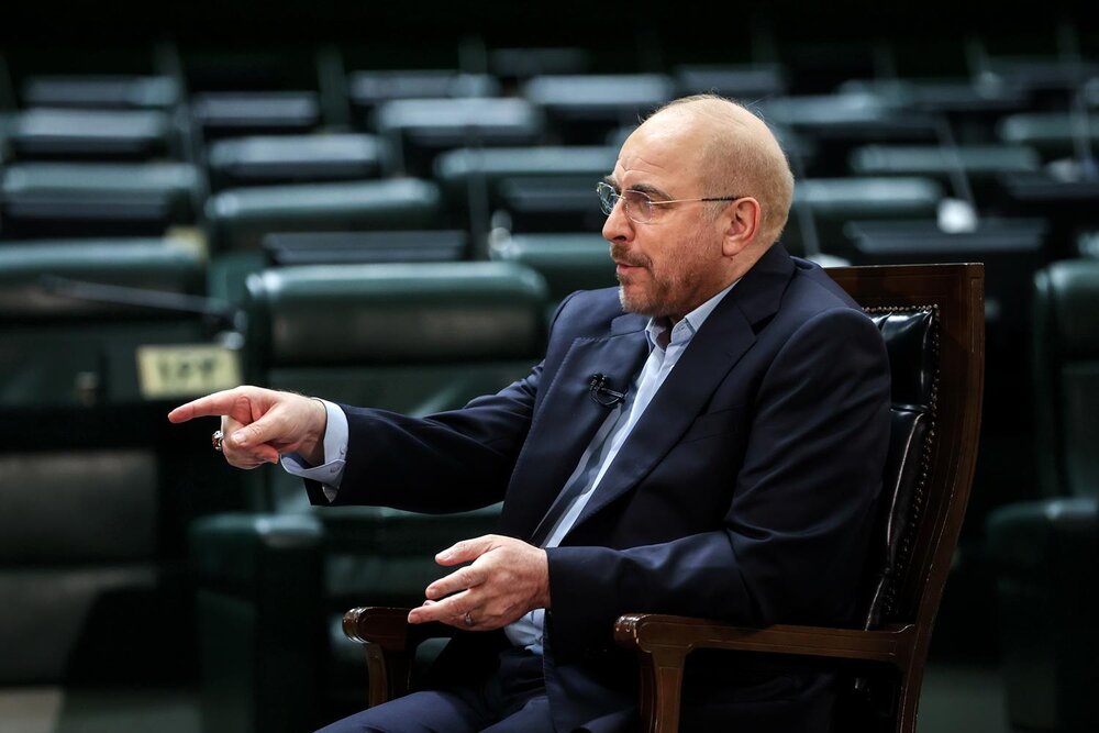 گرانی ارز نشأت گرفته از افزایش نقدینگی است/ ارزش داراییهای مازاد دولت ۱۸ هزار هزار میلیارد تومان است/ اصرار بر تعیین قیمت اسمی ارز باعث ایجاد رانت میشود