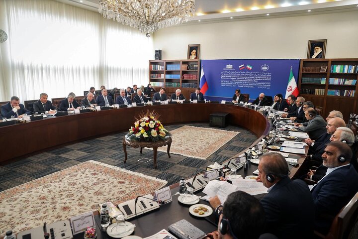 مذاکرات صریح و عملیاتی اقتصادی و تجاری در کمیسیون عالی پارلمانی ایران و روسیه 