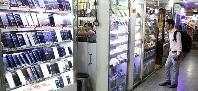 با تعرفه گمرکی حداقل ۱۵ درصد واردات تلفن همراه بالای ۶۰۰ دلار موافقت شد