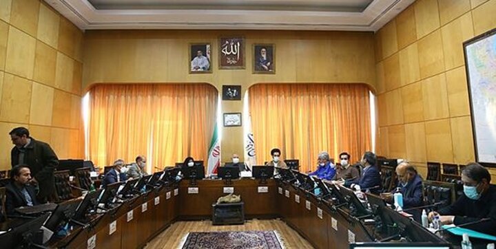 ارائه گزارش موانع و راهکارهای مهار تورم و رشد تولید به صحن مجلس