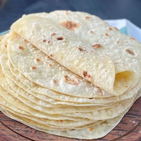 حاجی دلیگانی خواستار اصلاح در تخصیص سهمیه آرد به نانوایی‌های سنتی شد