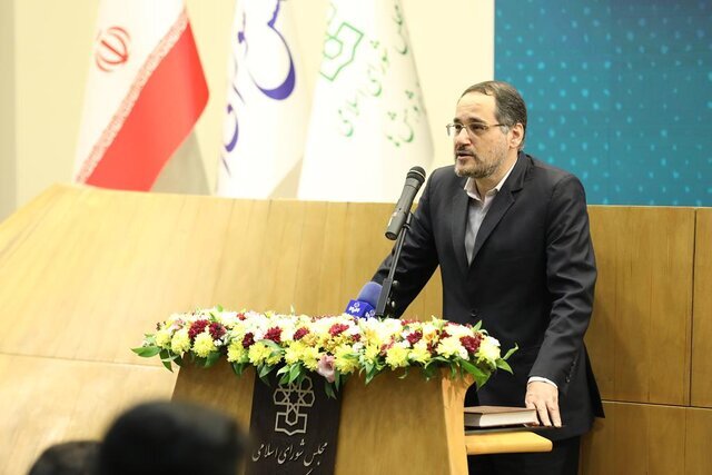  شرافت یک رسانه در استقلال حق مدارانه آن است