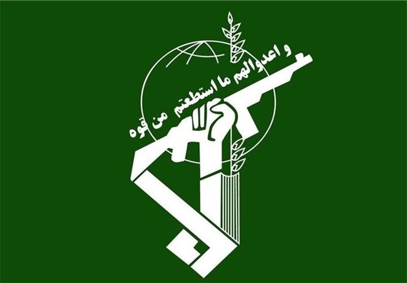 متوقف شدن سوپر نفتکش متخلف در تنگه هرمز/ هشدار جدی سپاه به شرکت‌های کشتیرانی