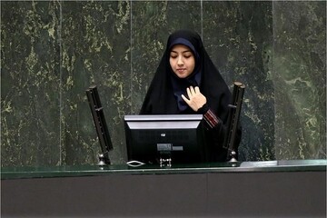 انتقاد نماینده مبارکه از عملکرد وزیر ورزش 