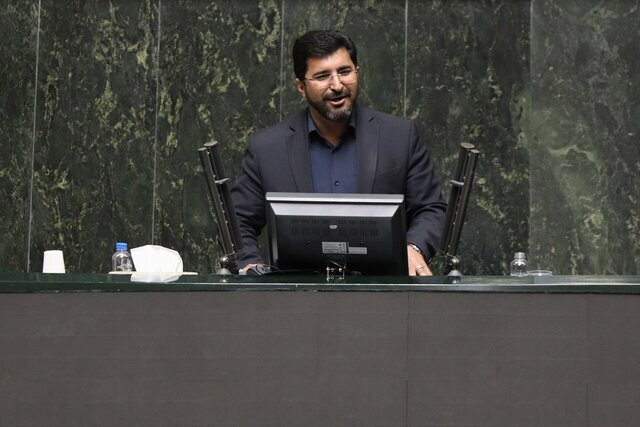 معتمدی‌زاده: مبارزه با فساد خط مقدم نمایندگان باشد