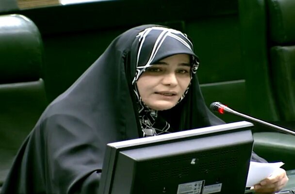 جراره: دولت در تعیین‌تکلیف نیروهای شرکتی دستگاه‌های اجرایی تعجیل کند