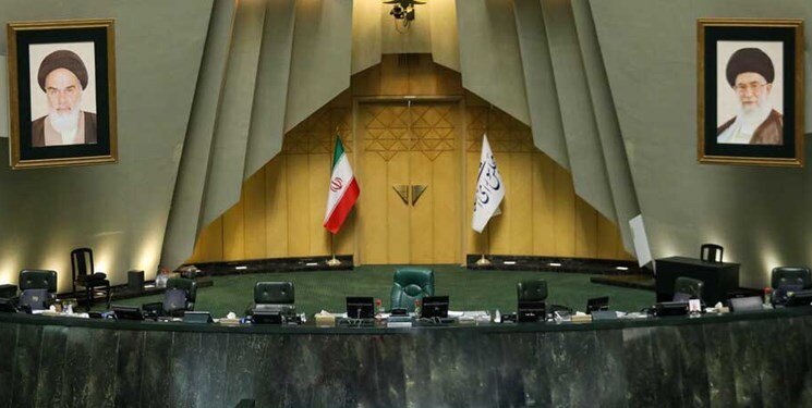قالیباف در رأس نیروهای معتدل است
