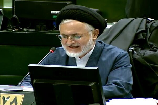 سادات ابراهیمی: چرا دولت مطالبات گندم کاران را پرداخت نمی‌کند؟