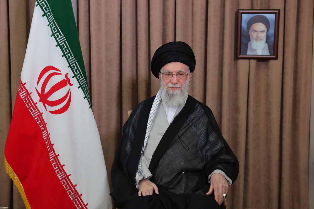 رهبرانقلاب: نیروهای مسلح رژیم رذل صهیونی را بیچاره خواهندکرد