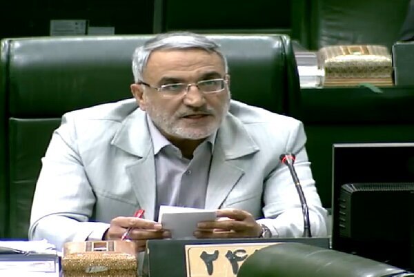 انعقاد قرارداد کار معین نیروهای خدمات آموزشی تعیین تکلیف شود