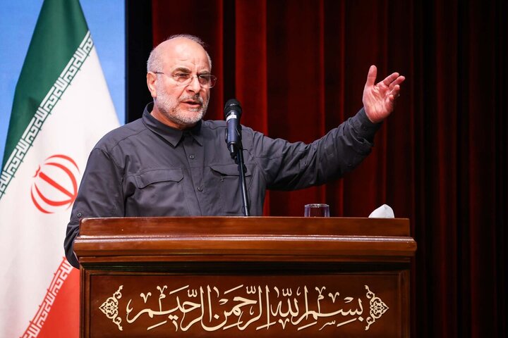 متأسفانه مردم را از اداره کشور حذف کرده‌ایم/ دشمن به دنبال ایجاد شکاف میان امام و امت است