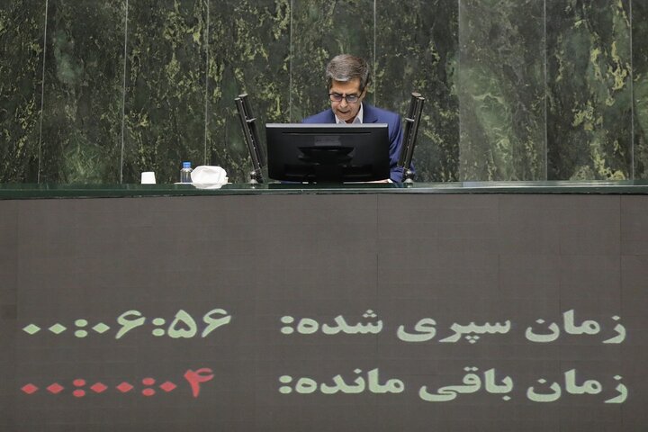 نیروهای مسلح و نیروهای شرکتی نیازمند توجه ویژه دولت در معیشت و امنیت شغلی هستند
