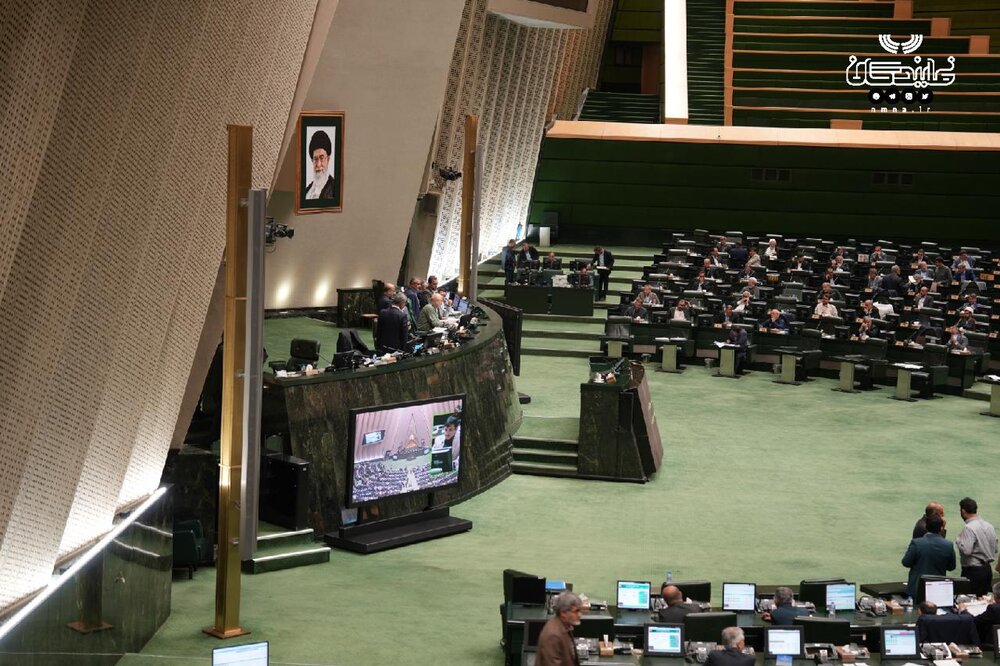 سوال ملی نماینده تهران از وزیر اقتصاد در دستور کار مجلس قرار گرفت