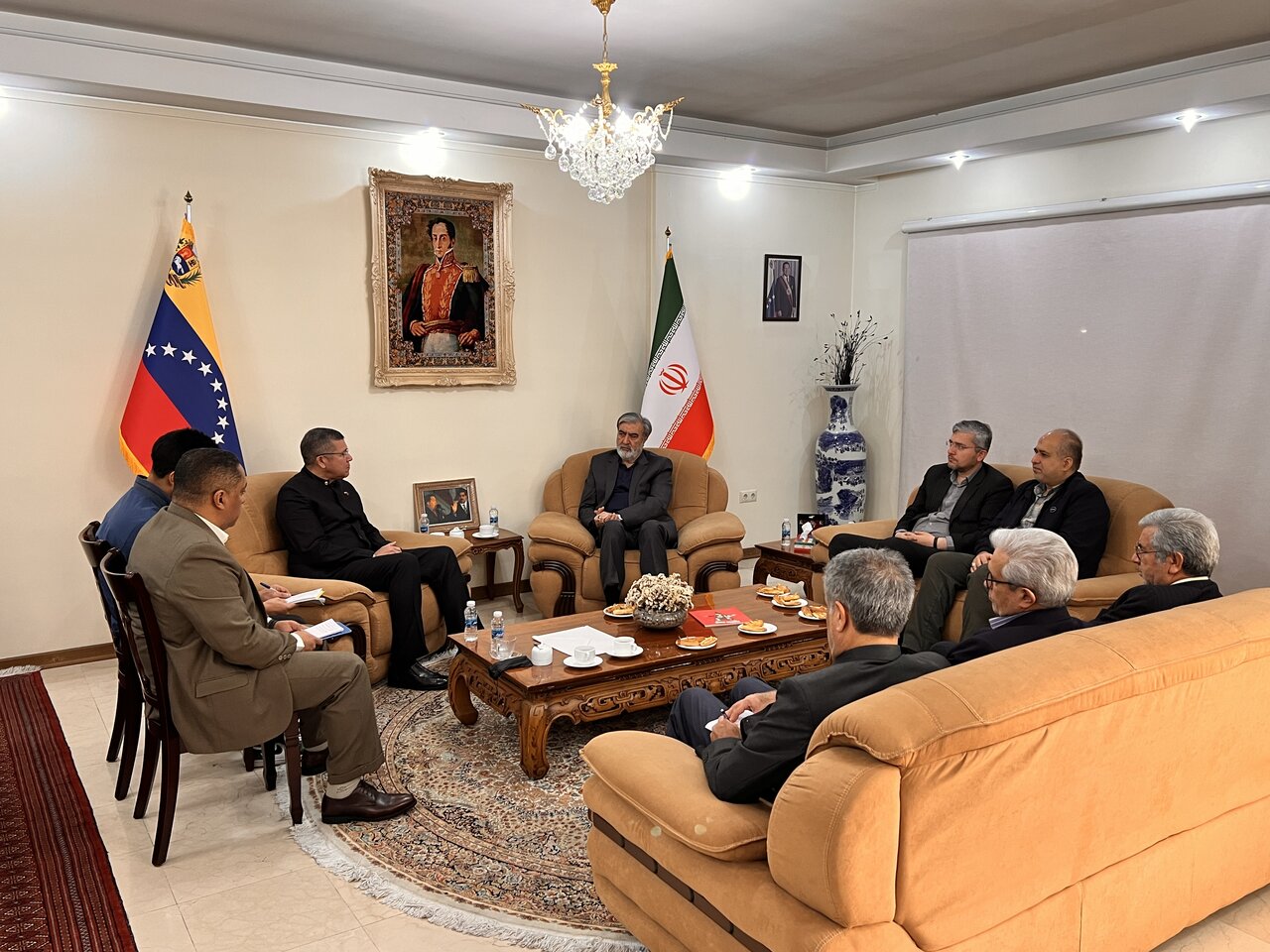 جزییات دیدار اعضای کمیسیون امنیت ملی و سیاست خارجی مجلس با سفیر ونزوئلا