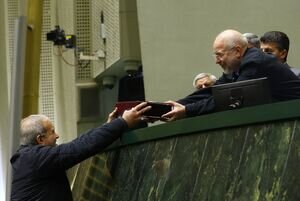 افزایش ۲۰ درصدی حقوق‌ها کافی نیست / تورم همچنان قدرت خرید مردم را کاهش می‌دهد