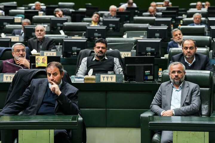 مجلس سقف معافیت مالیاتی حقوق را ۴۰ میلیون تومان تعیین کرد/ غول‌های مالیاتی پشت سد پلکان‌های جدید ماندند