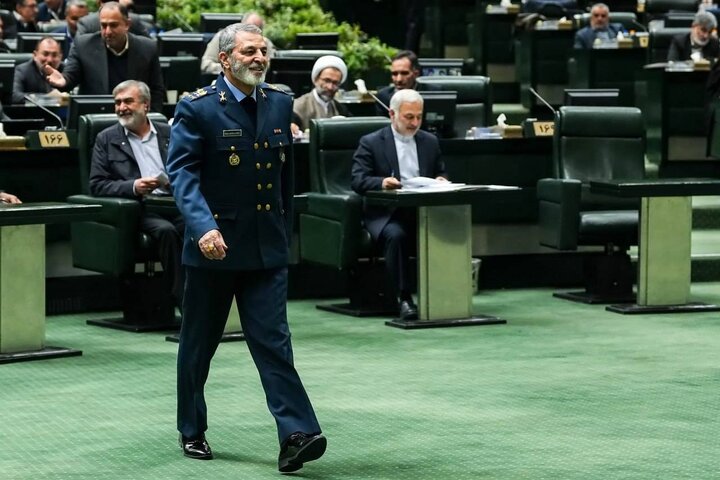 حضور و سخنرانی امیر سرلشکر موسوی در جلسه غیر علنی مجلس