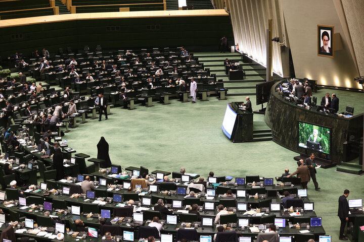سلیمی: فردا جلسه صحن مجلس برای بررسی گرانی‌های اخیر برگزار می‌شود