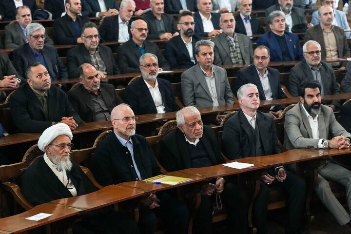 نشست فعالان اقتصادی و اعضای اتاق اصناف و بازار با قالیباف