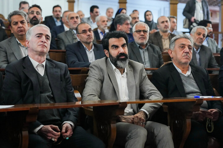 نشست فعالان اقتصادی و اعضای اتاق اصناف و بازار با قالیباف