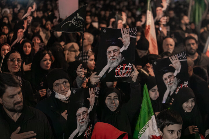 عزاداری مردم تهران در سوگ رهبر شهید انقلاب اسلامی