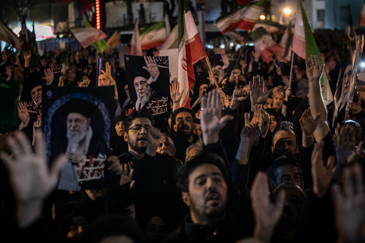 عزاداری مردم تهران در سوگ رهبر شهید انقلاب اسلامی