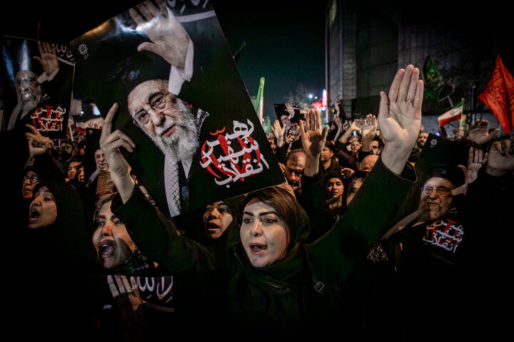 عزاداری مردم تهران در سوگ رهبر شهید انقلاب اسلامی