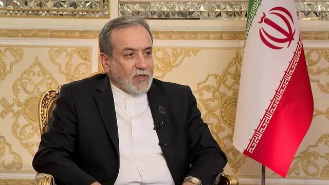 عراقچی: هدف پاسخ ایران، فقط پایگاه‌های آمریکا است