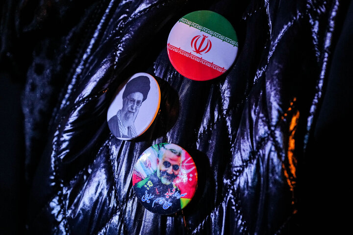هفتمین شب سوگ پایتخت؛ تجمع مردم تهران در میدان انقلاب