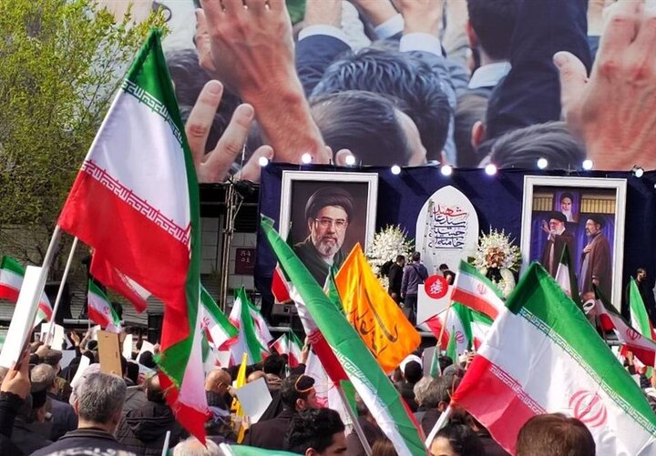 آغاز مراسم بیعت با آیت الله سید مجتبی خامنه ای