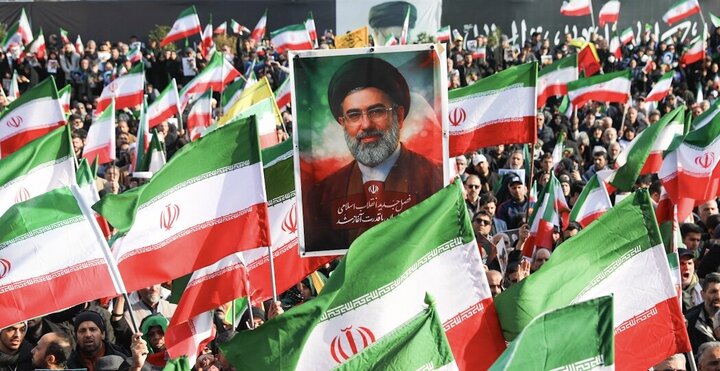 قطعنامه اجتماع سراسری میثاق با امام شهید امت و بیعت با رهبر منتخب خبرگان ملت
