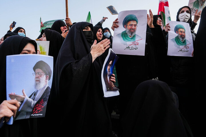 اجتماع بزرگ بیعت با آیت‌الله سید مجتبی خامنه‌ای در تهران برگزار شد