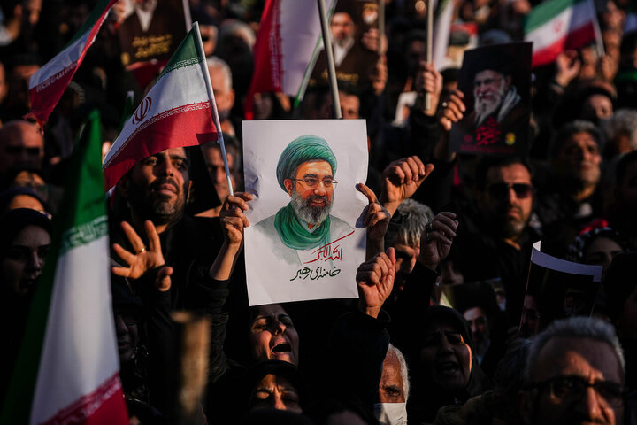 اجتماع بزرگ بیعت با آیت‌الله سید مجتبی خامنه‌ای در تهران برگزار شد