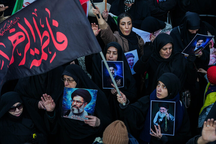 اجتماع بزرگ بیعت با آیت‌الله سید مجتبی خامنه‌ای در تهران برگزار شد