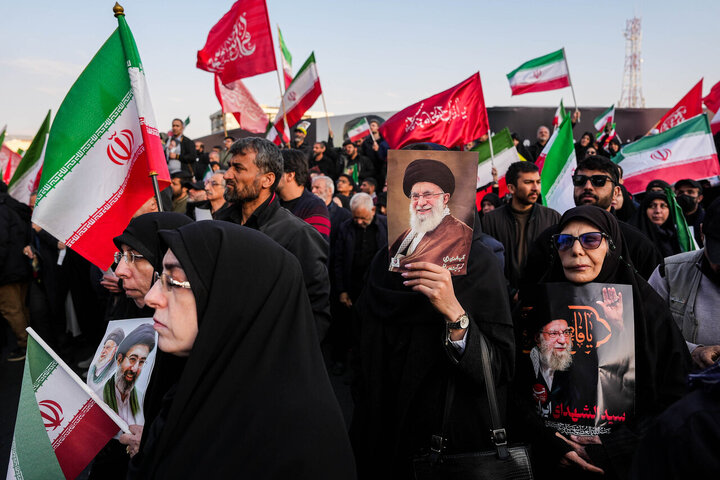 اجتماع بزرگ بیعت با آیت‌الله سید مجتبی خامنه‌ای در تهران برگزار شد