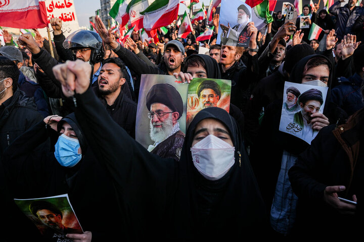 اجتماع بزرگ بیعت با آیت‌الله سید مجتبی خامنه‌ای در تهران برگزار شد