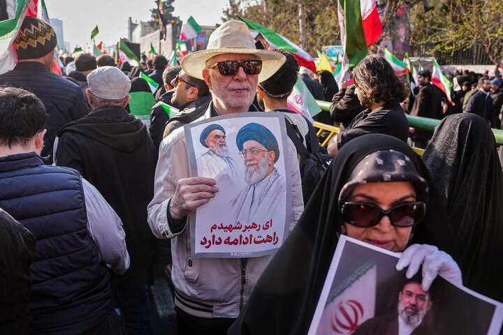 اجتماع بزرگ بیعت با آیت‌الله سید مجتبی خامنه‌ای در تهران برگزار شد