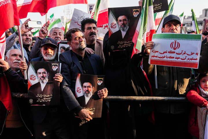 اجتماع بزرگ بیعت با آیت‌الله سید مجتبی خامنه‌ای در تهران برگزار شد