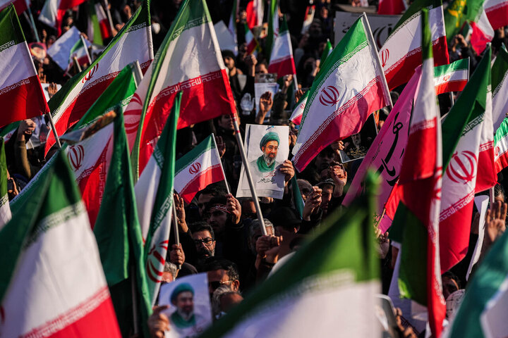 اجتماع بزرگ بیعت با آیت‌الله سید مجتبی خامنه‌ای در تهران برگزار شد