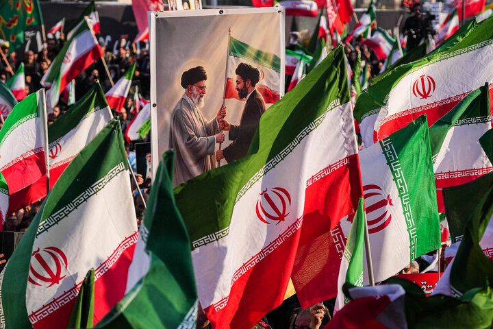 اجتماع بزرگ بیعت با آیت‌الله سید مجتبی خامنه‌ای در تهران برگزار شد
