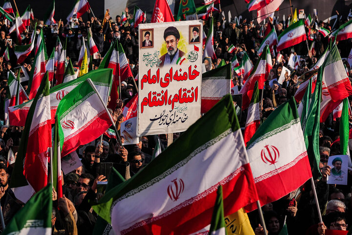 اجتماع بزرگ بیعت با آیت‌الله سید مجتبی خامنه‌ای در تهران برگزار شد